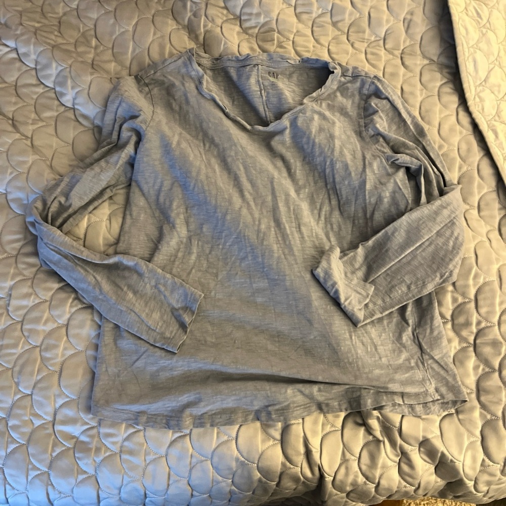 Old Navy Medium Tall  Gray Long Sleeve V Neck